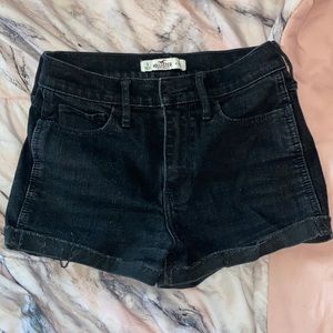 HOLLISTER BLACK JEAN SHORTS